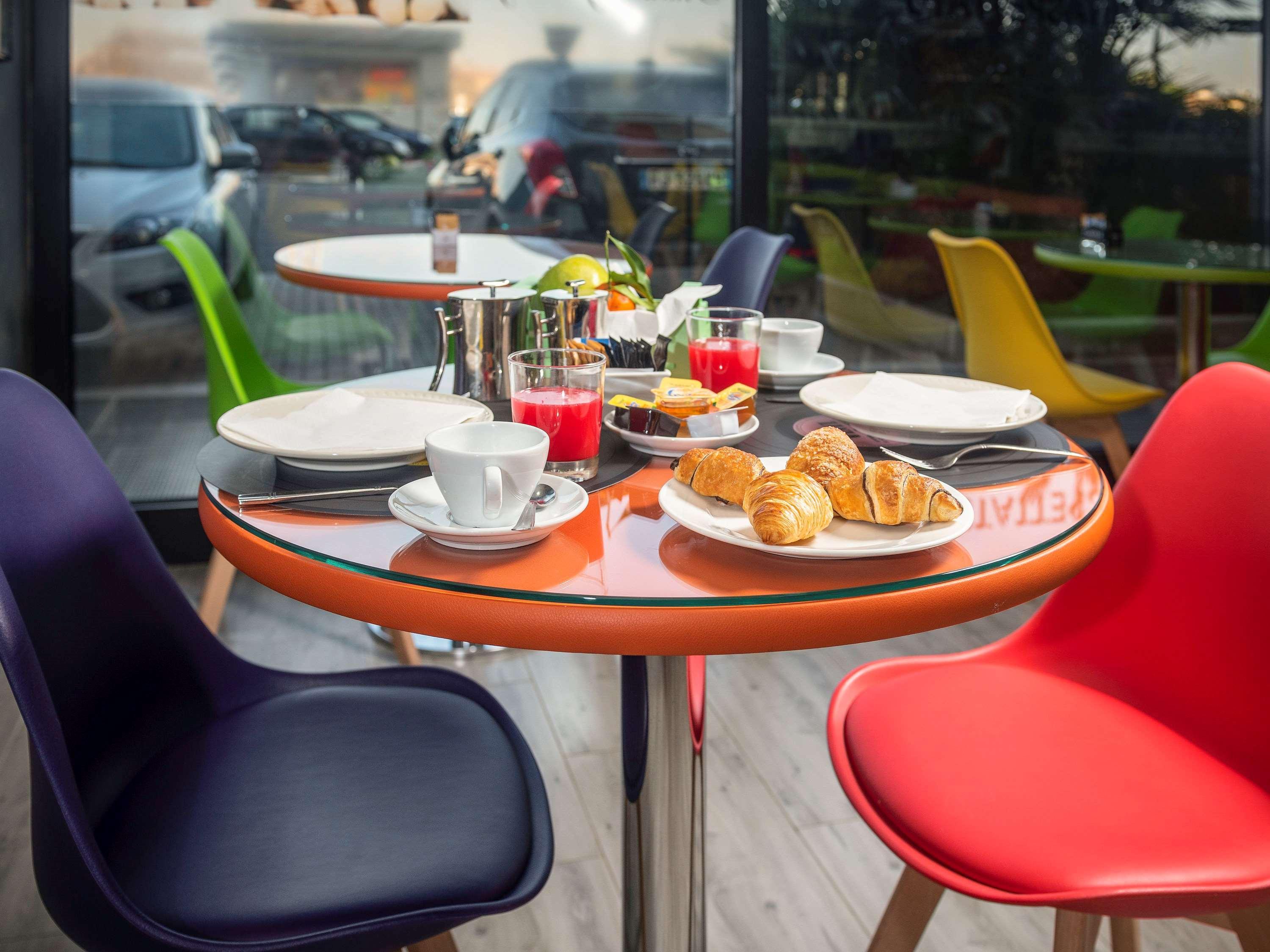 Hotel Ibis Styles Roma Vintage Esterno foto
