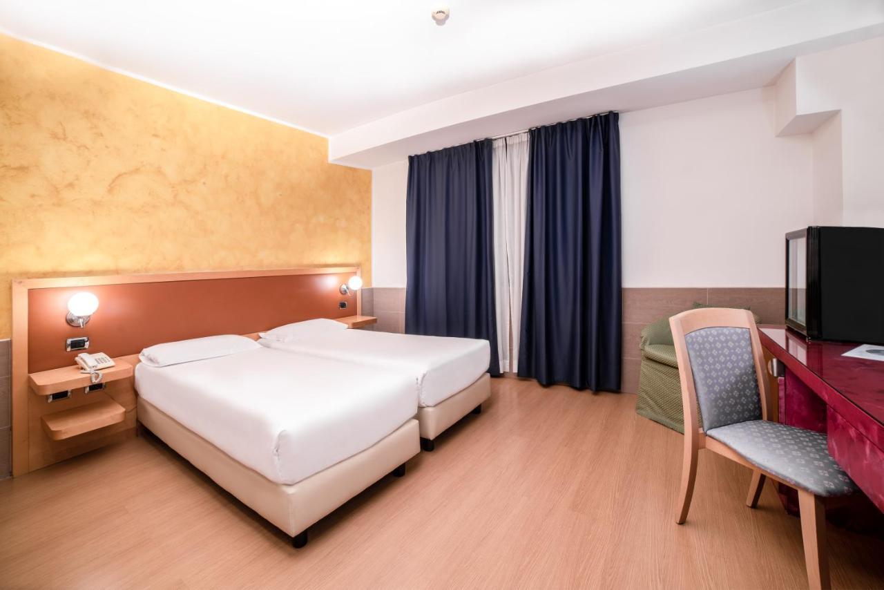 Hotel Ibis Styles Roma Vintage Esterno foto