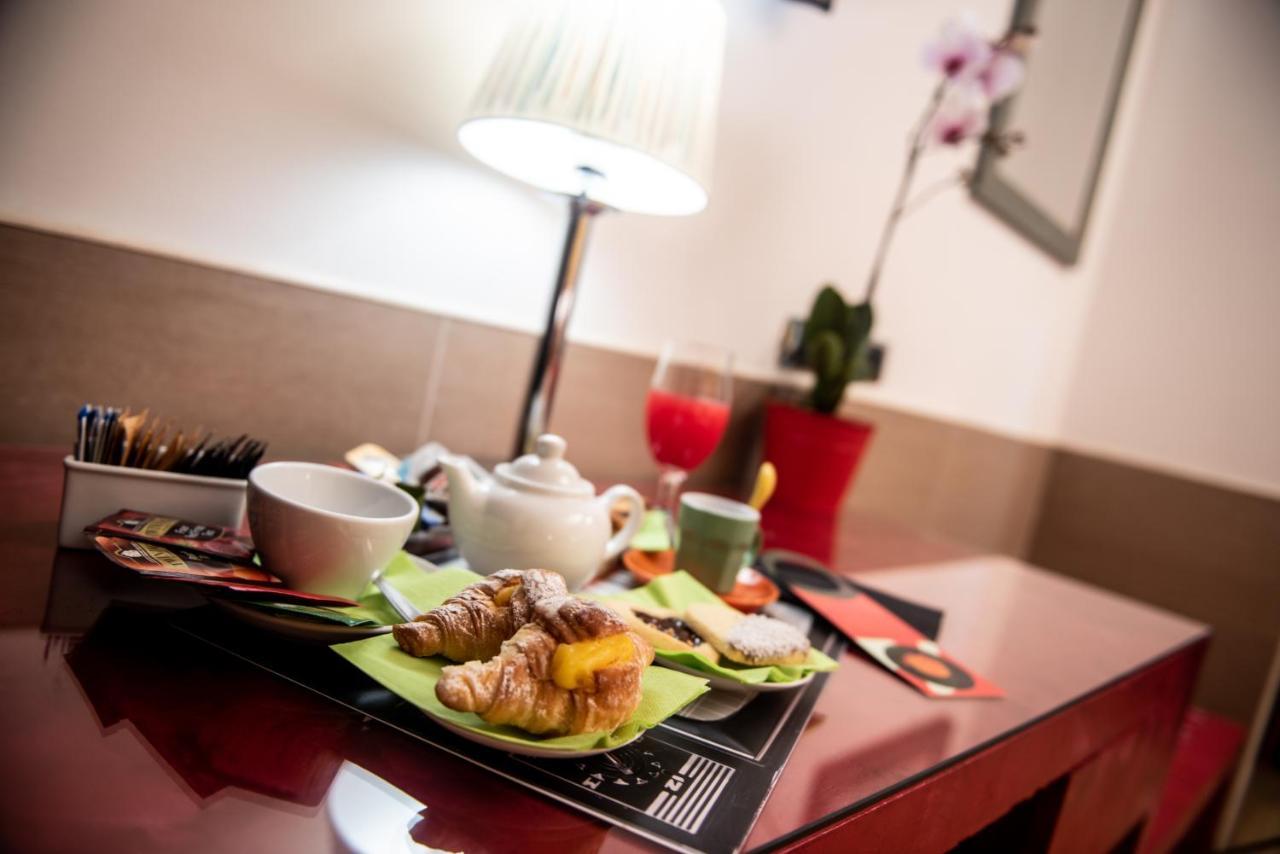 Hotel Ibis Styles Roma Vintage Esterno foto