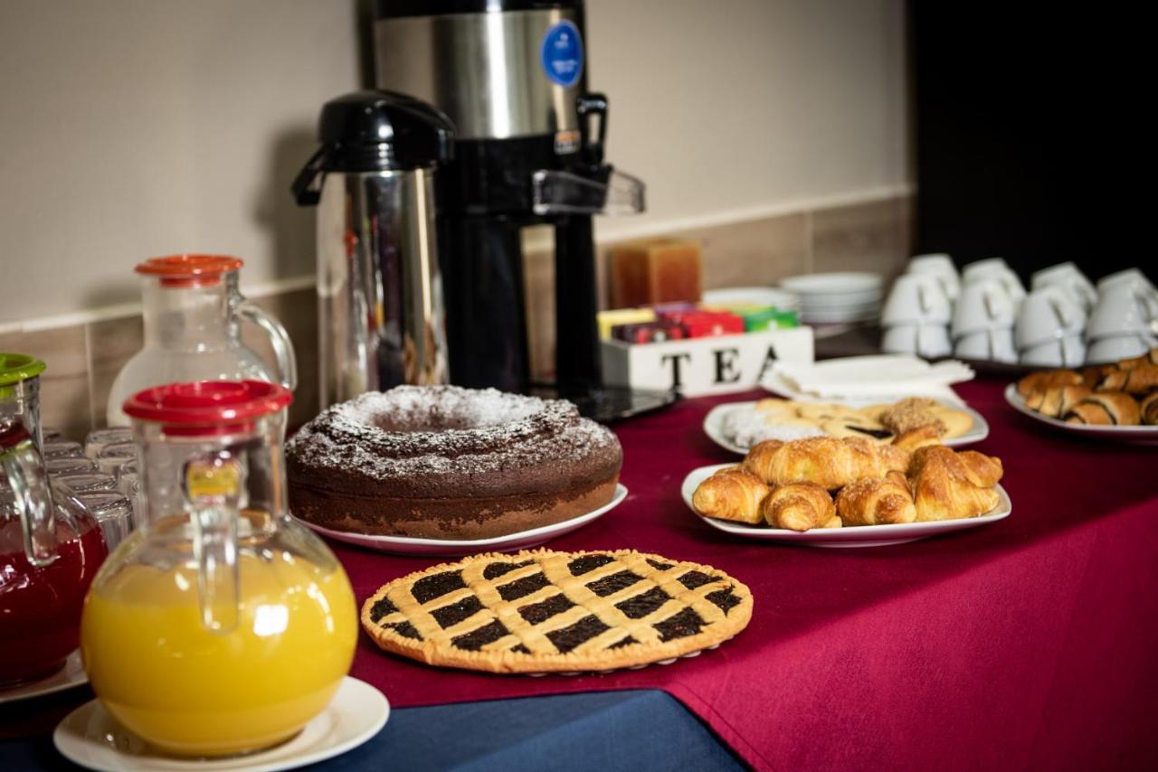 Hotel Ibis Styles Roma Vintage Esterno foto