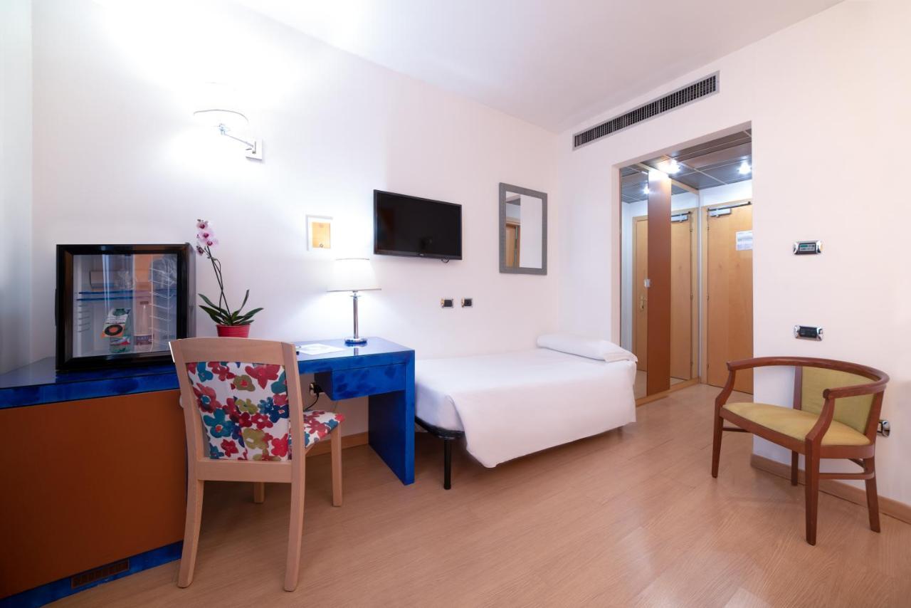 Hotel Ibis Styles Roma Vintage Esterno foto
